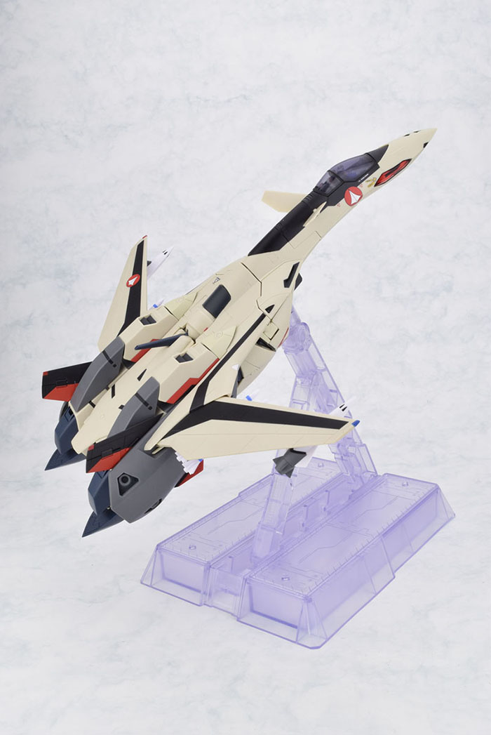 マクロスプラス 1/60 完全変形 YF-19 with ファストパック(オンライン限定簡易スタンド同梱) 可動フィギュア